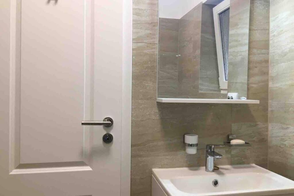 Magheru Cozy New Apartament 2 Rooms ブカレスト エクステリア 写真